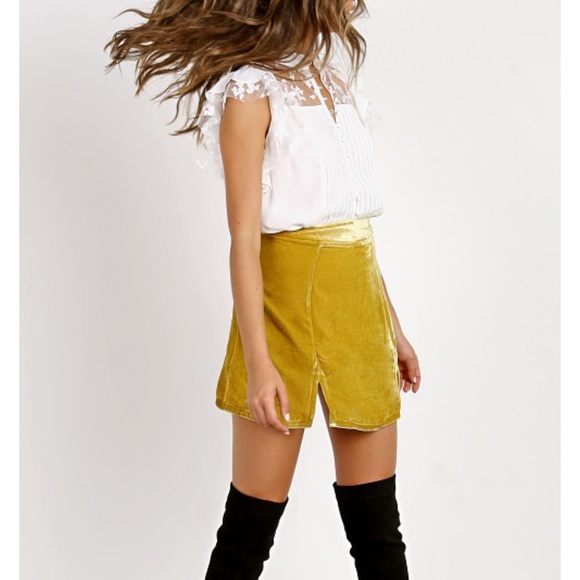 For Love & Lemons Beatrix Chartreuse Velvet Skirt - Picture 2 of 8